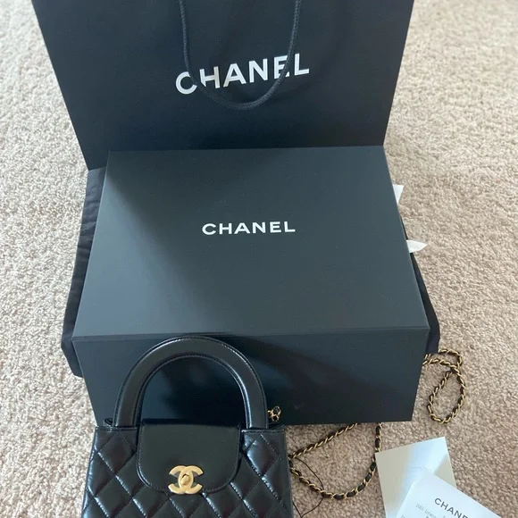 Chanel small Kelly bag. Black calf leather - Picture 11 of 17